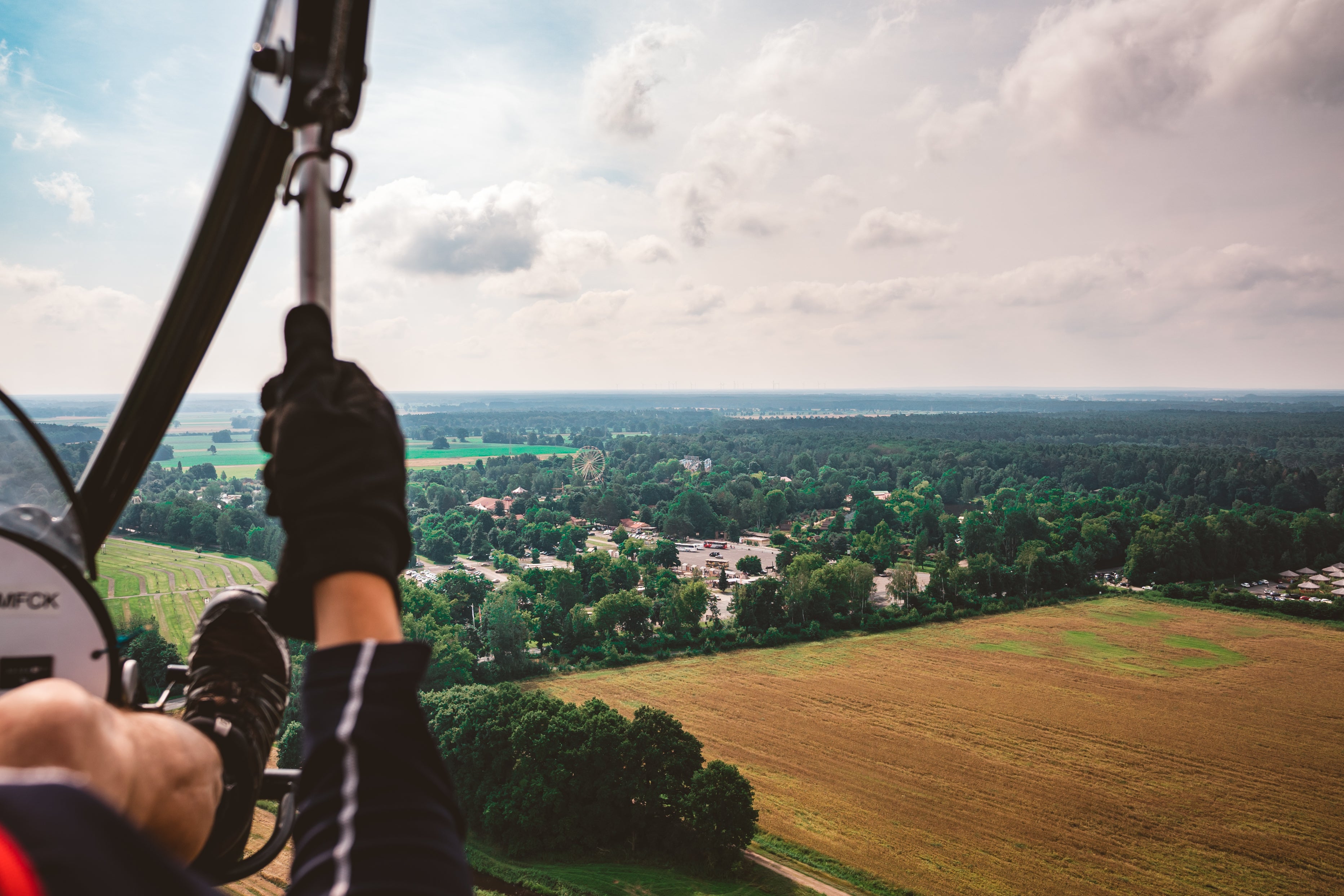 Rundflug mit einem Motorschirm im Norden von  Hannnover